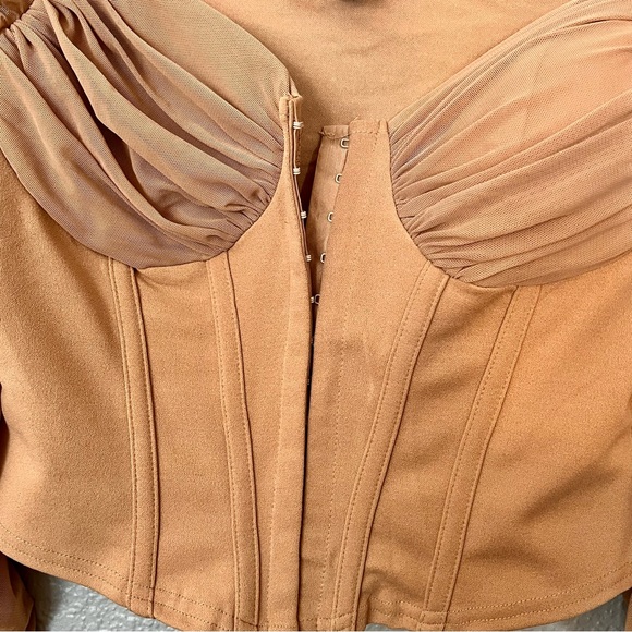 Windsor Crop Top - Picture 2 of 4